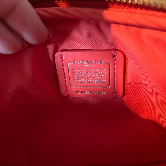Coach Red Patchwork crossbody/wristlet - Picture 4 of 7